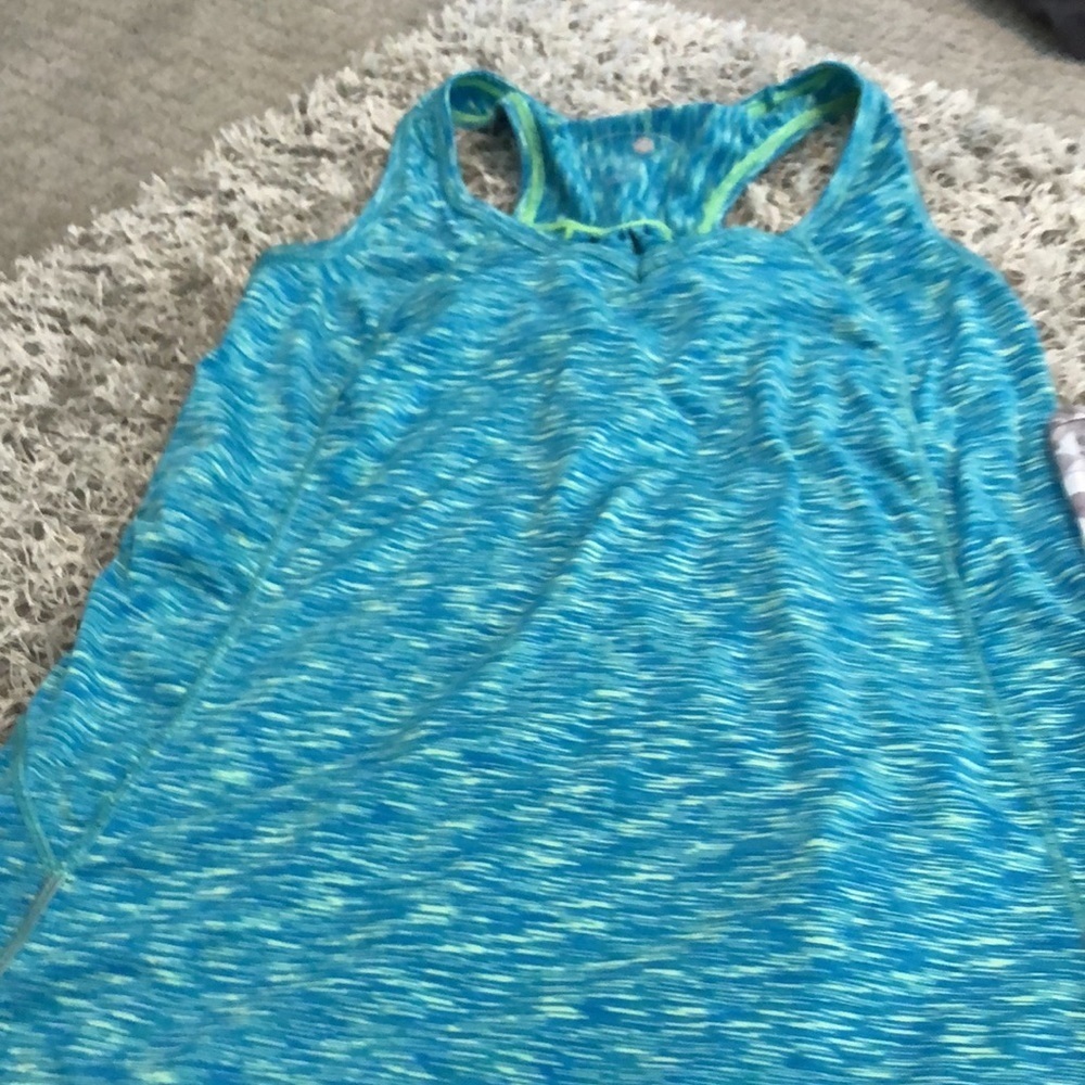 Two workout tanks - Picture 3 of 7